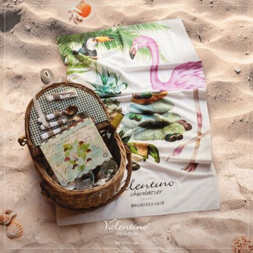 Плажна кърпа с Фламинго от Valentino Chocolatier България. Продукти от истински белгийски шоколад.