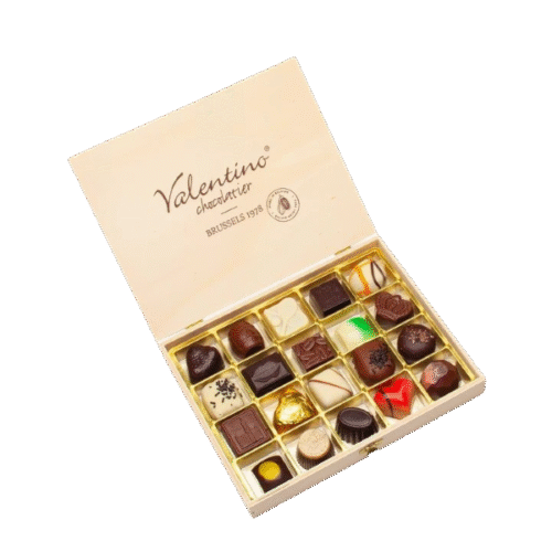 Лукс дървена кутия от Valentino Chocolatier България. Продукти от истински белгийски шоколад.
