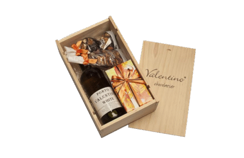 Дървена кутия Valentino от Valentino Chocolatier България. Продукти от истински белгийски шоколад.